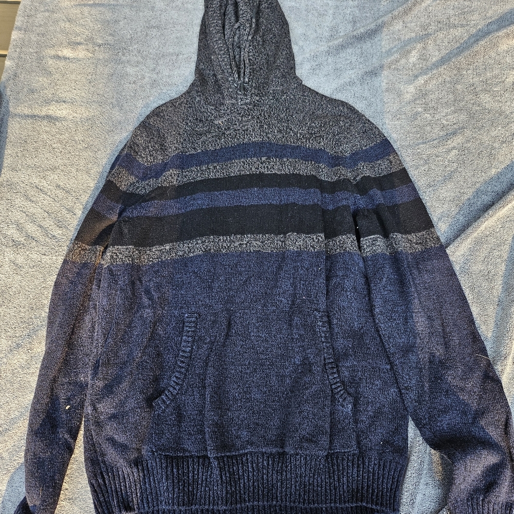 Hooded sweater